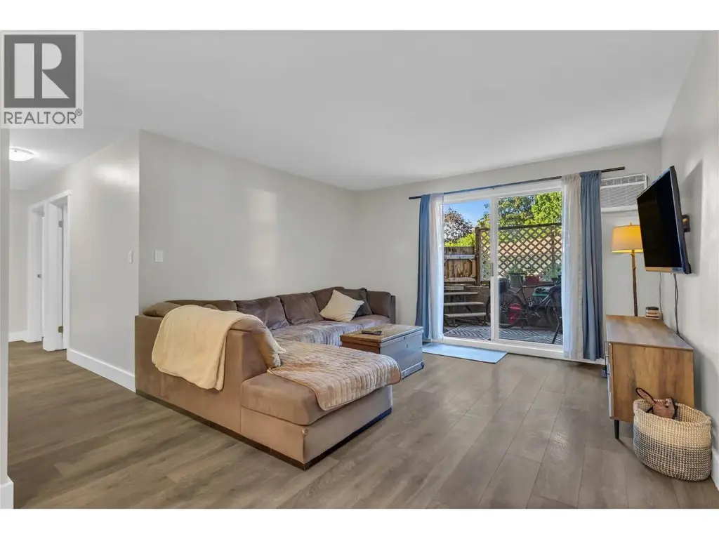 3854 Gordon Drive Unit# 186, Kelowna